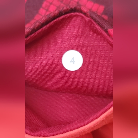Lululemon -size 4 -Reversible Leggings Vibrant Pink-Red/ Orange Full-Length - Picture 8 of 9
